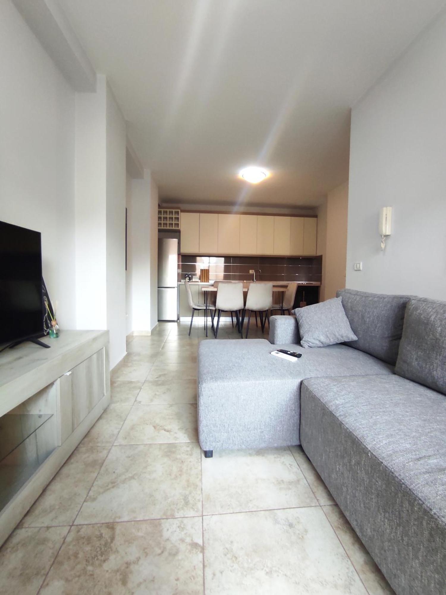 Kledia's Modern Apartamento