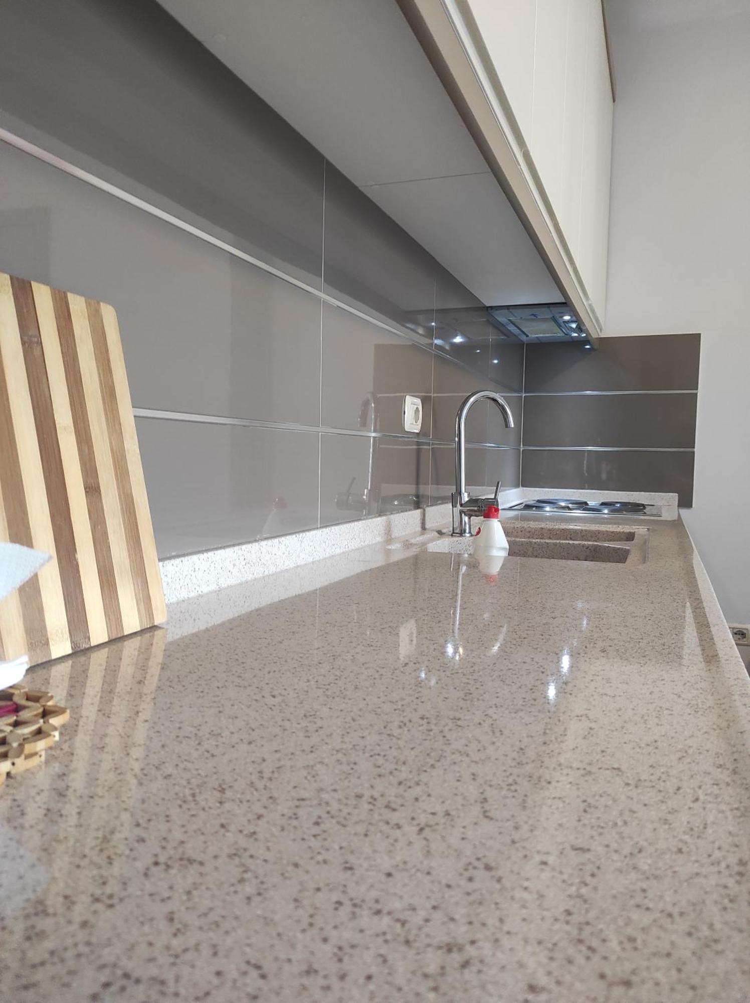 Kledia's Modern *